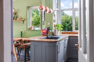 Kitchen- click for photo gallery